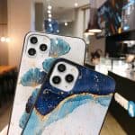 Protect the phone with bulk phone cases