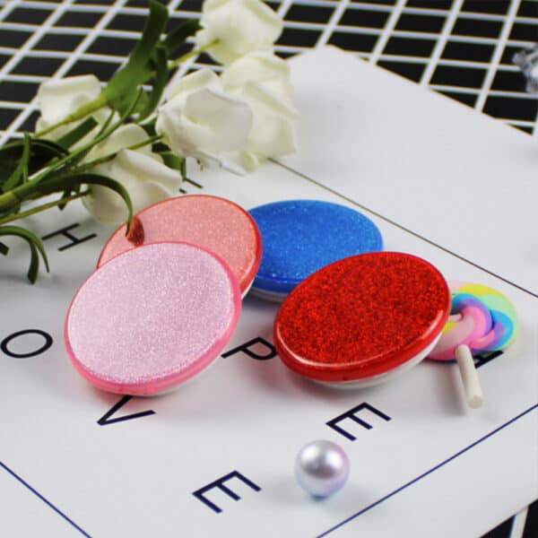 Color variations in glittering popsocket in bulk