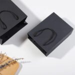 14 - custom paper bags-model